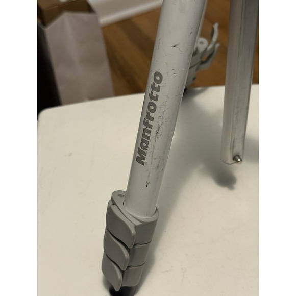 Manfrotto Compact Light Tripod Aluminum MKCOMPACTLT-RD - Picture 7 of 10